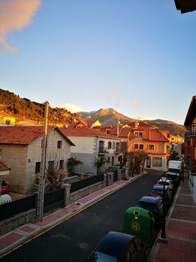 Hostal Becerril Becerril de la Sierra Exteriör bild